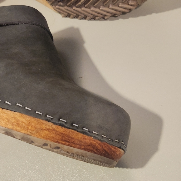 Vollsjo Swedish Clogs size 42/12 (11.5) gray-green genuine suede low wooden heel - Picture 11 of 16